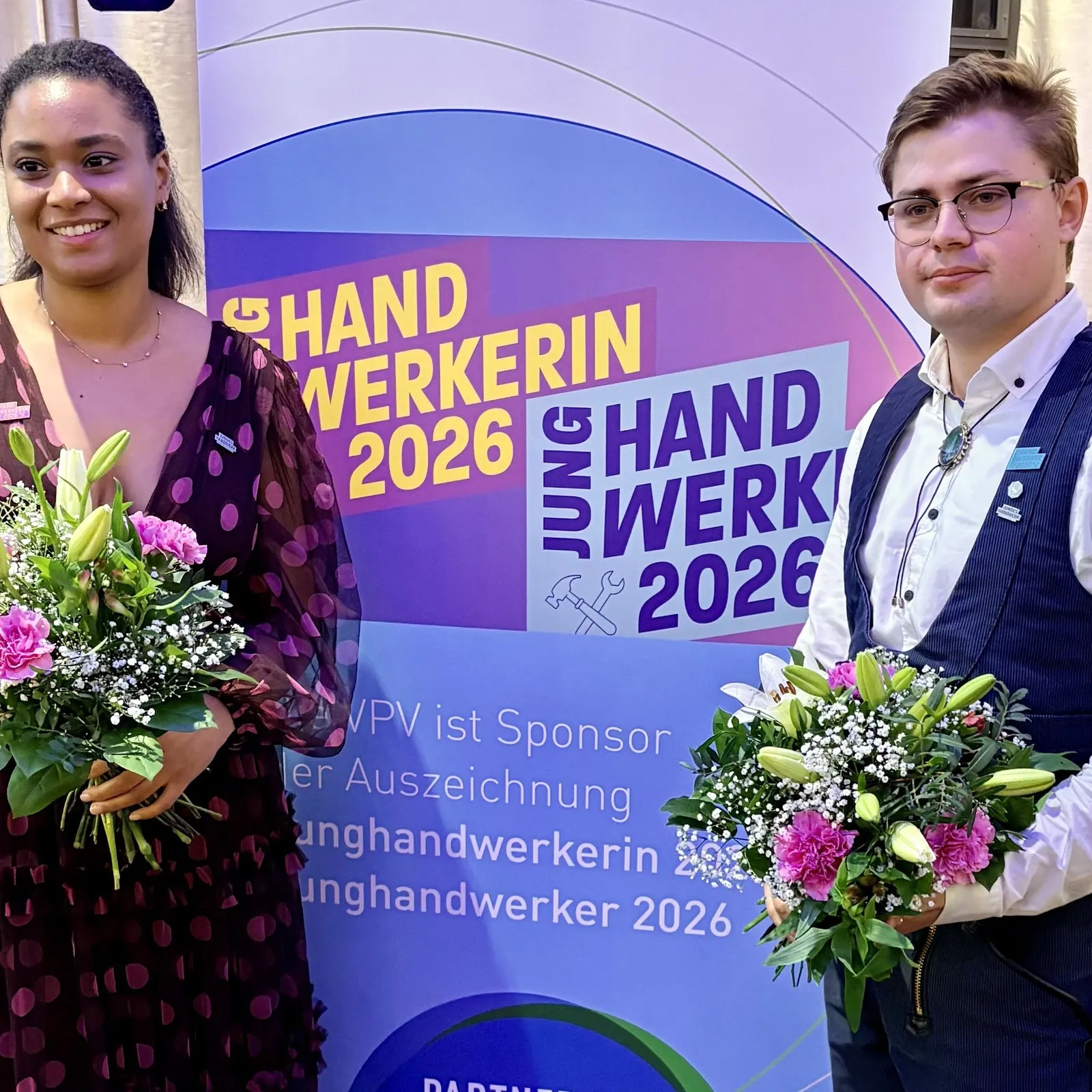 Junghandwerkerin und Junghandwerker 2026: Aminata Amoruso, Kosmetikermeisterin aus Berlin und Justus Brandt, Metallgestalter aus Neuruppin.